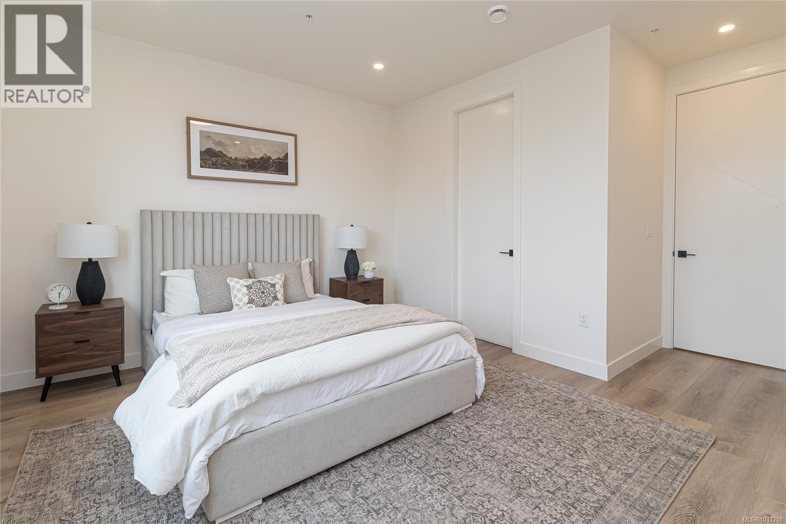 # 2 95 Battleford Avenue, Saanich