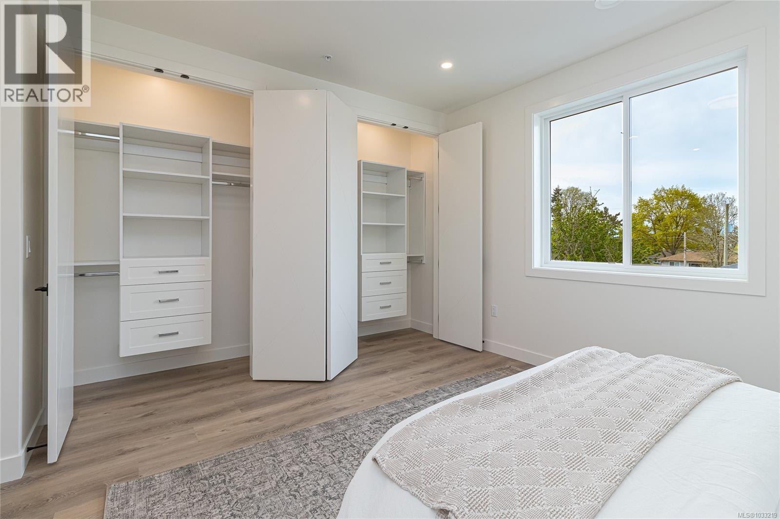 # 2 95 Battleford Avenue, Saanich