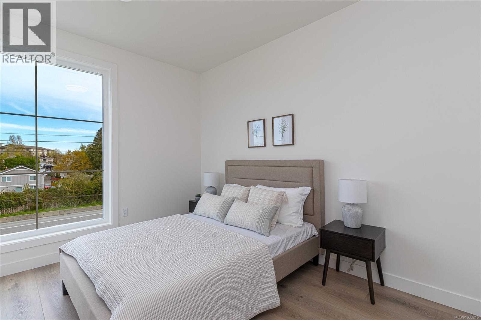 # 2 95 Battleford Avenue, Saanich