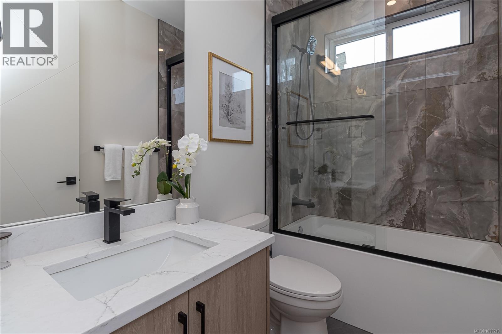 ## 2 95 Battleford Ave - 30