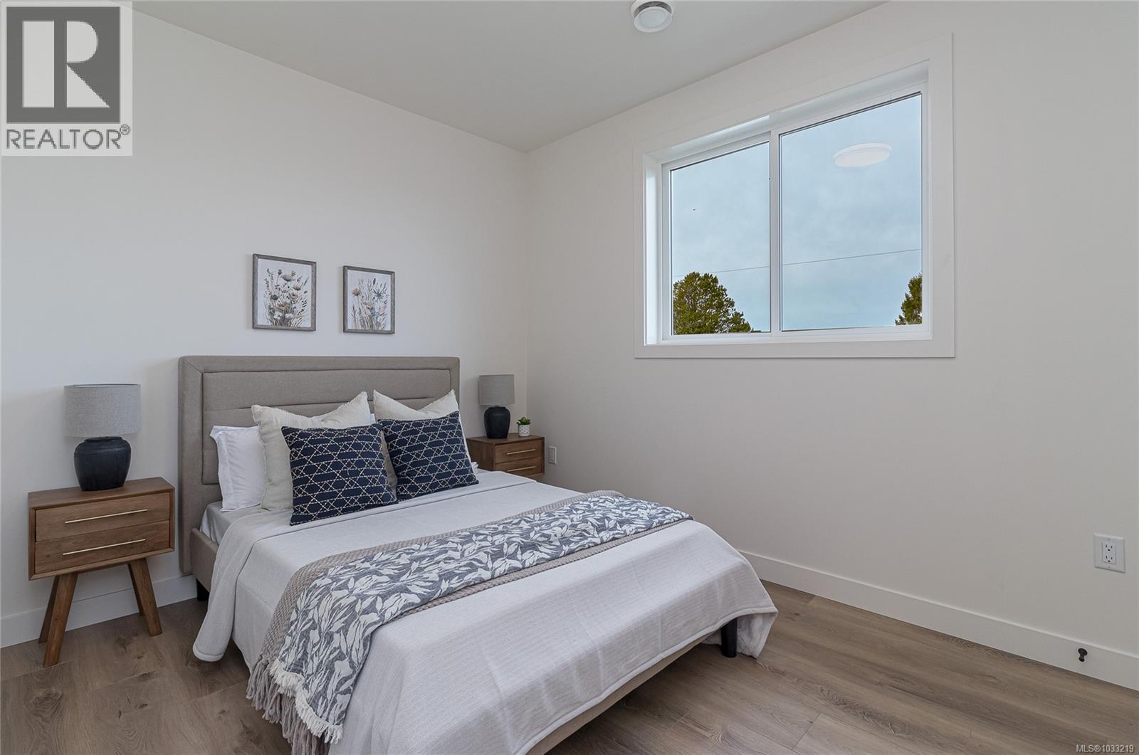 # 2 95 Battleford Avenue, Saanich