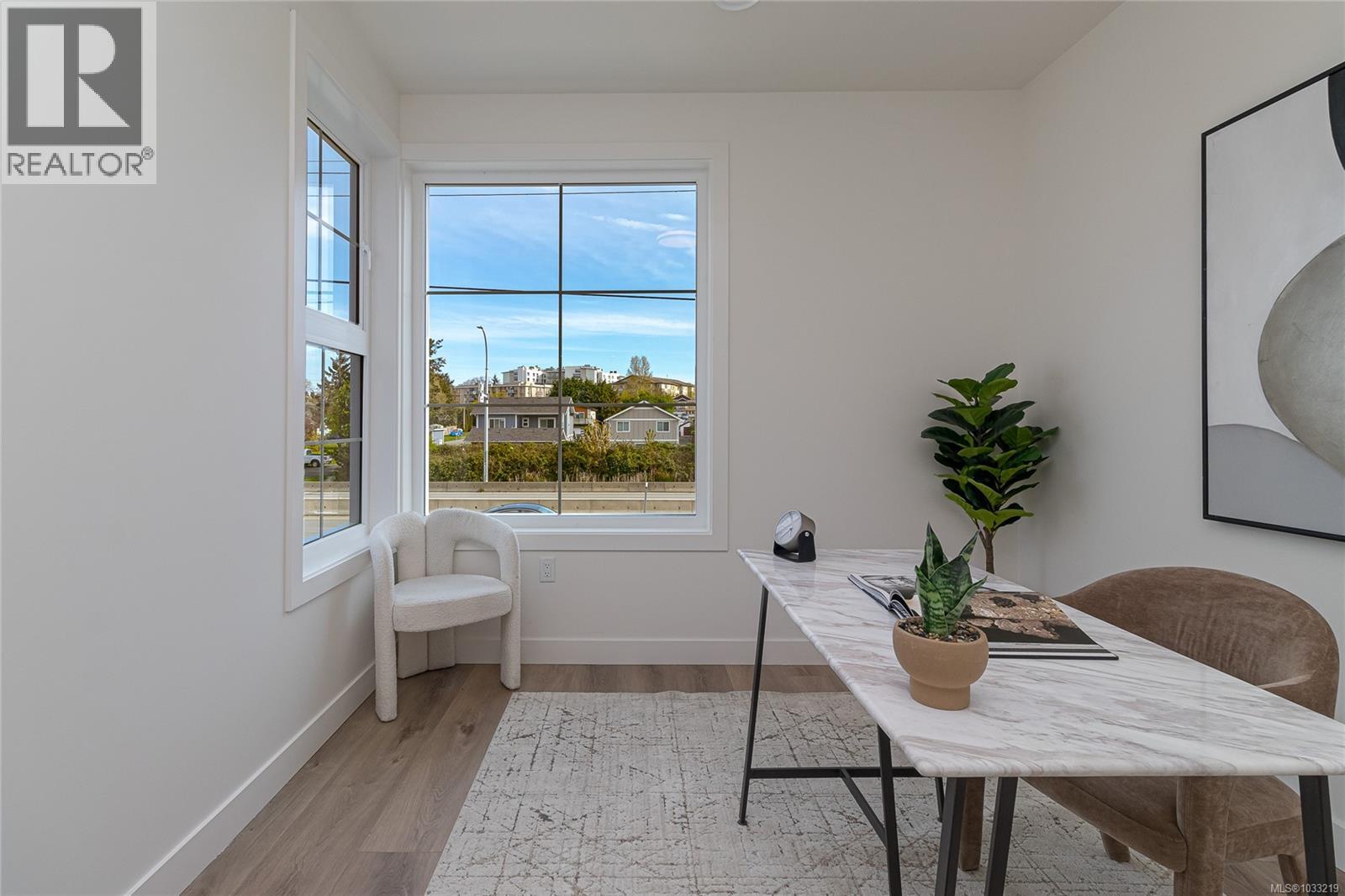 ## 2 95 Battleford Ave - 33
