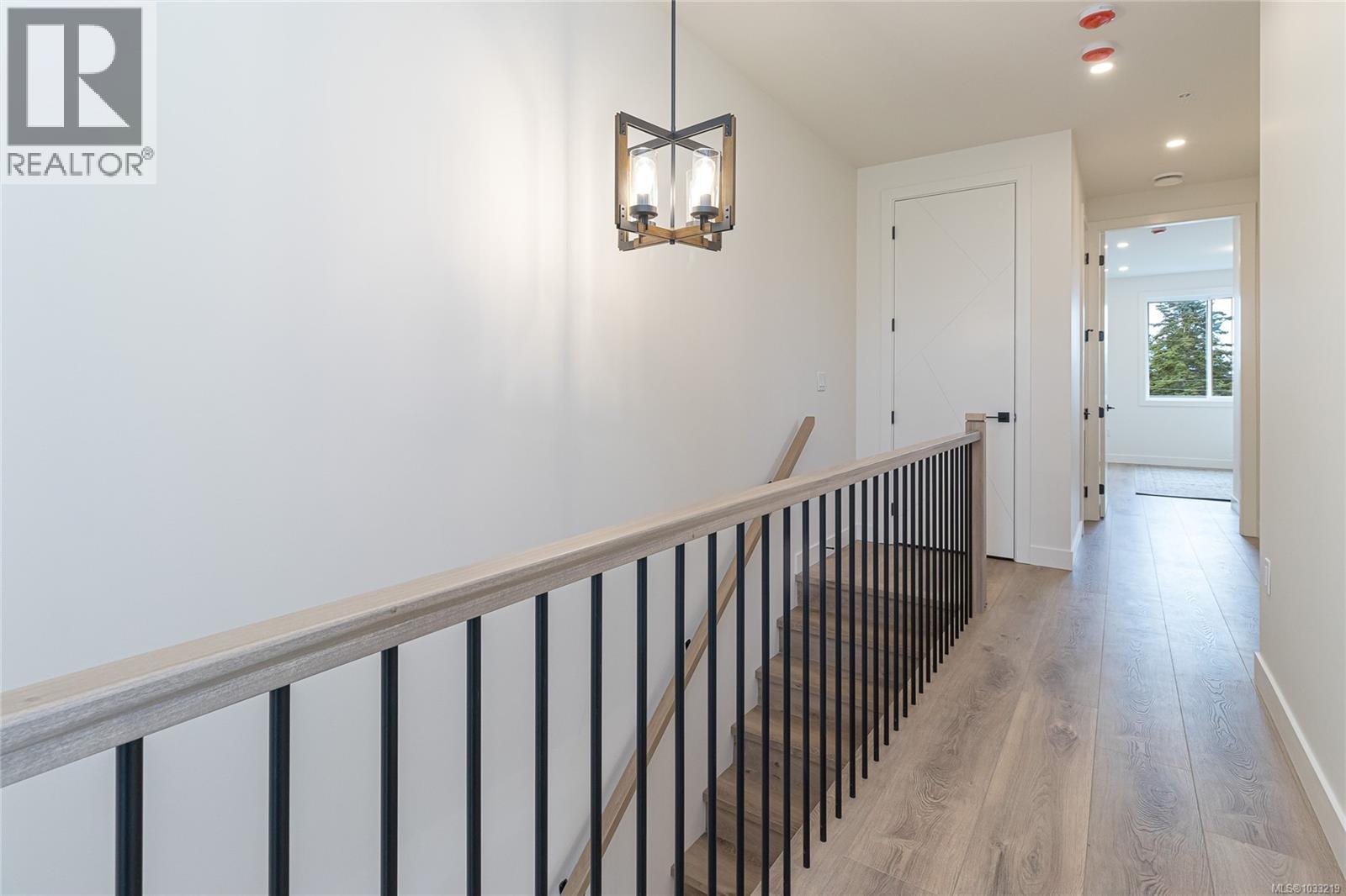 # 2 95 Battleford Avenue, Saanich