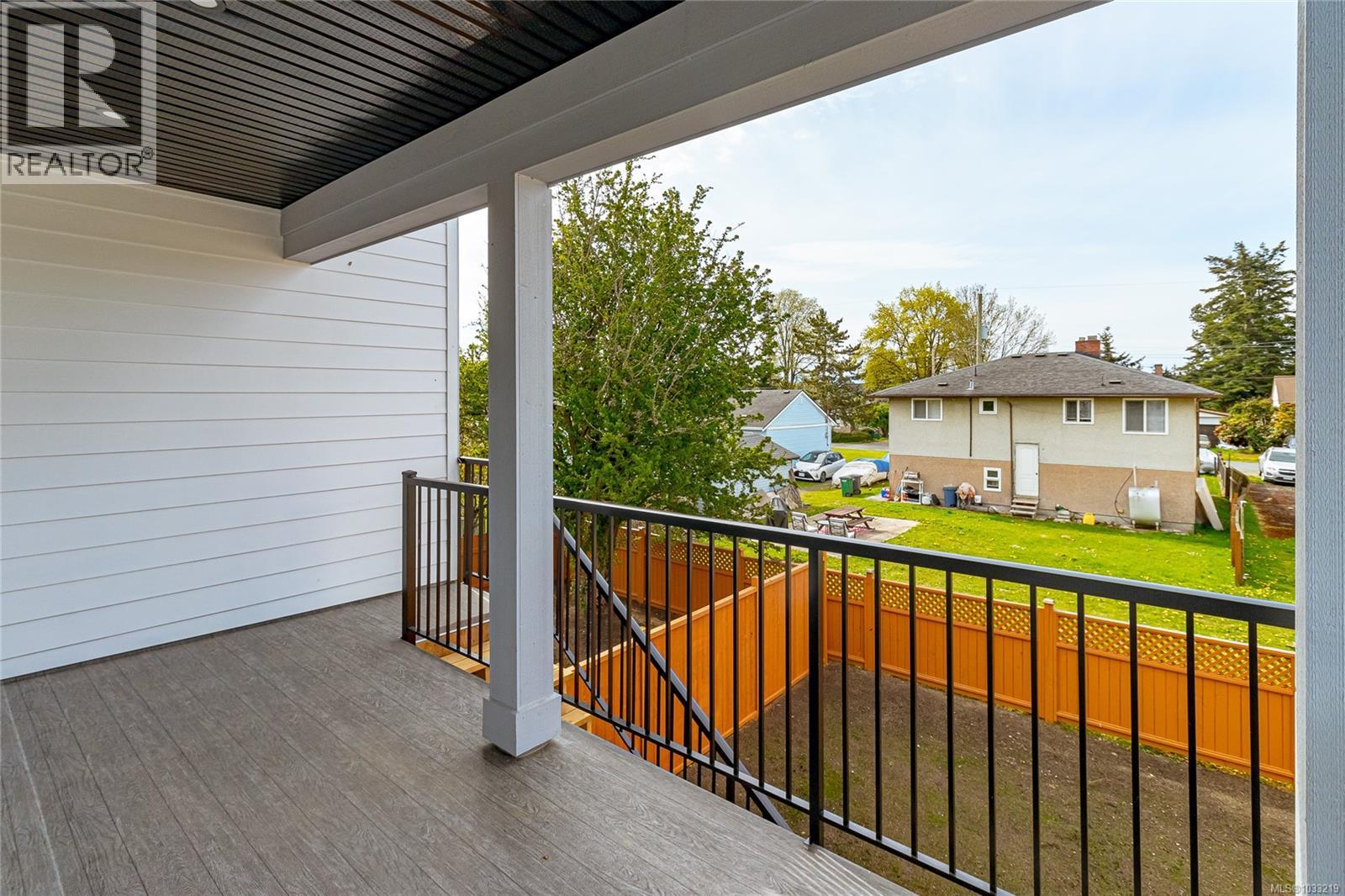 ## 2 95 Battleford Ave - 36
