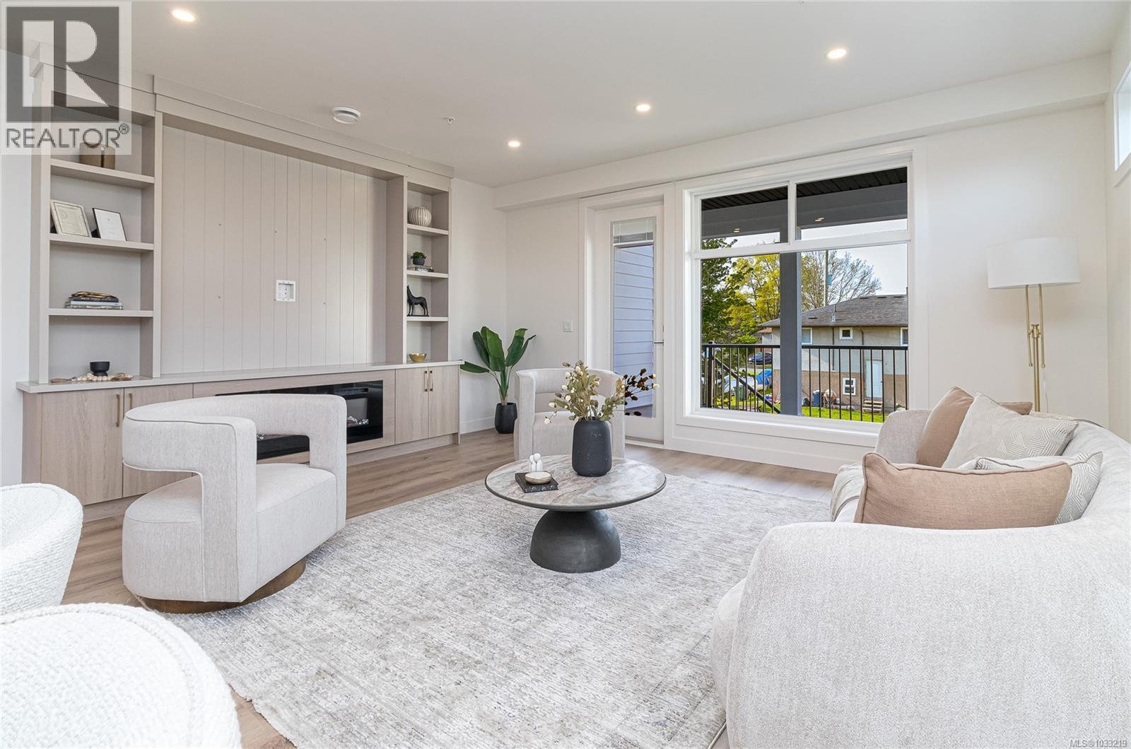 # 2 95 Battleford Avenue, Saanich