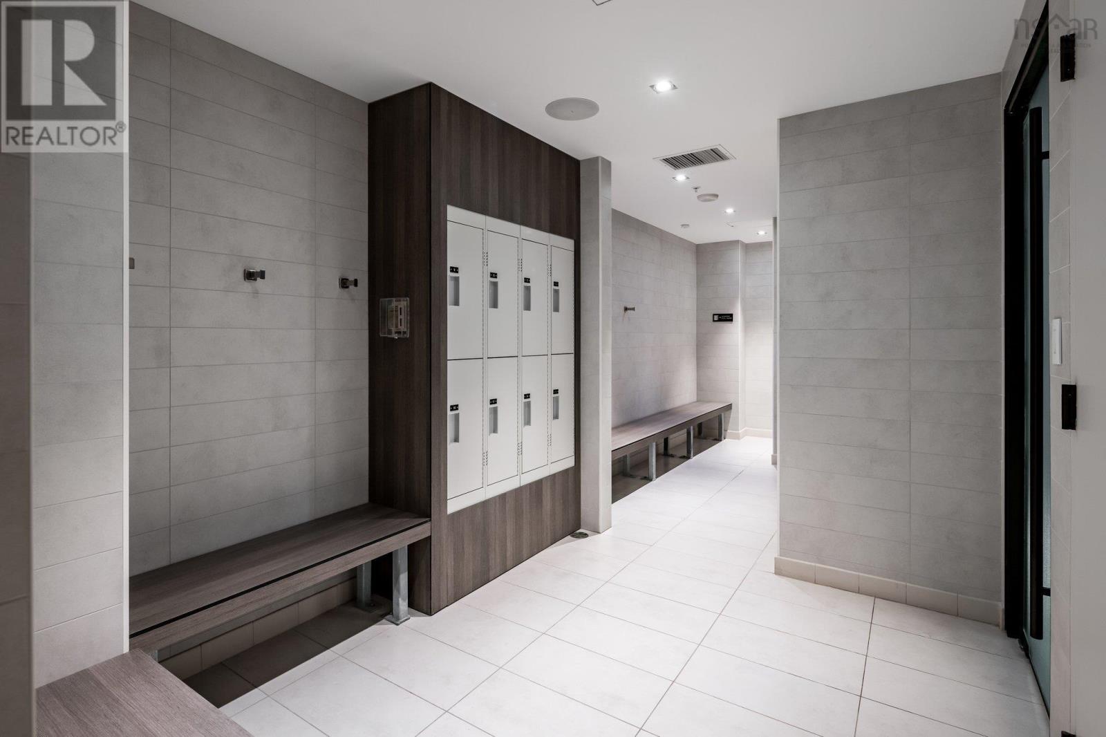 Property 32 of 46 of 908 1650 Granville St