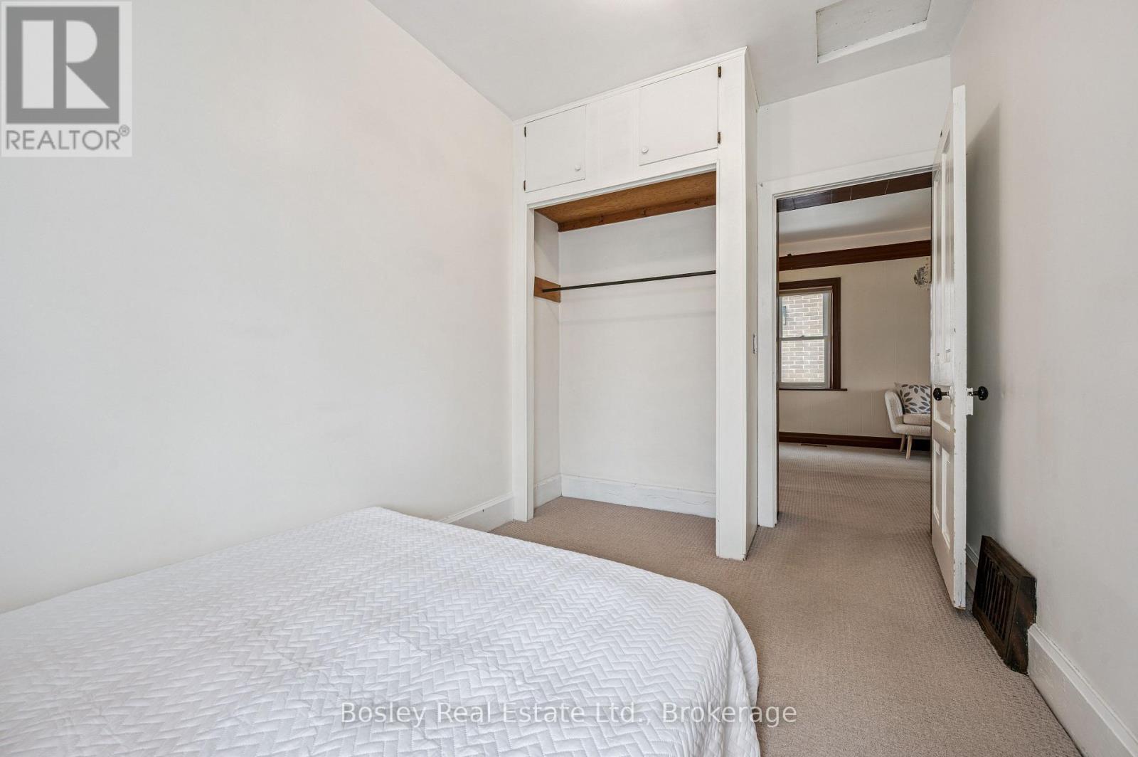 326 EXHIBITION STREET — photo 17