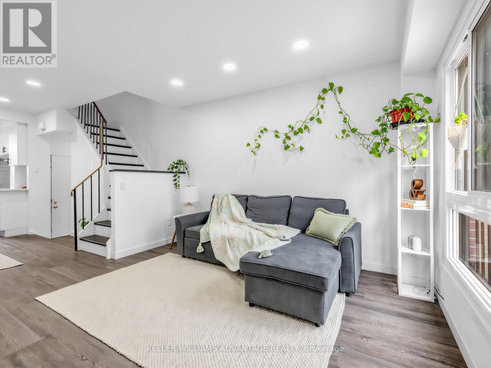#159 275 BROADVIEW AVENUE - 1