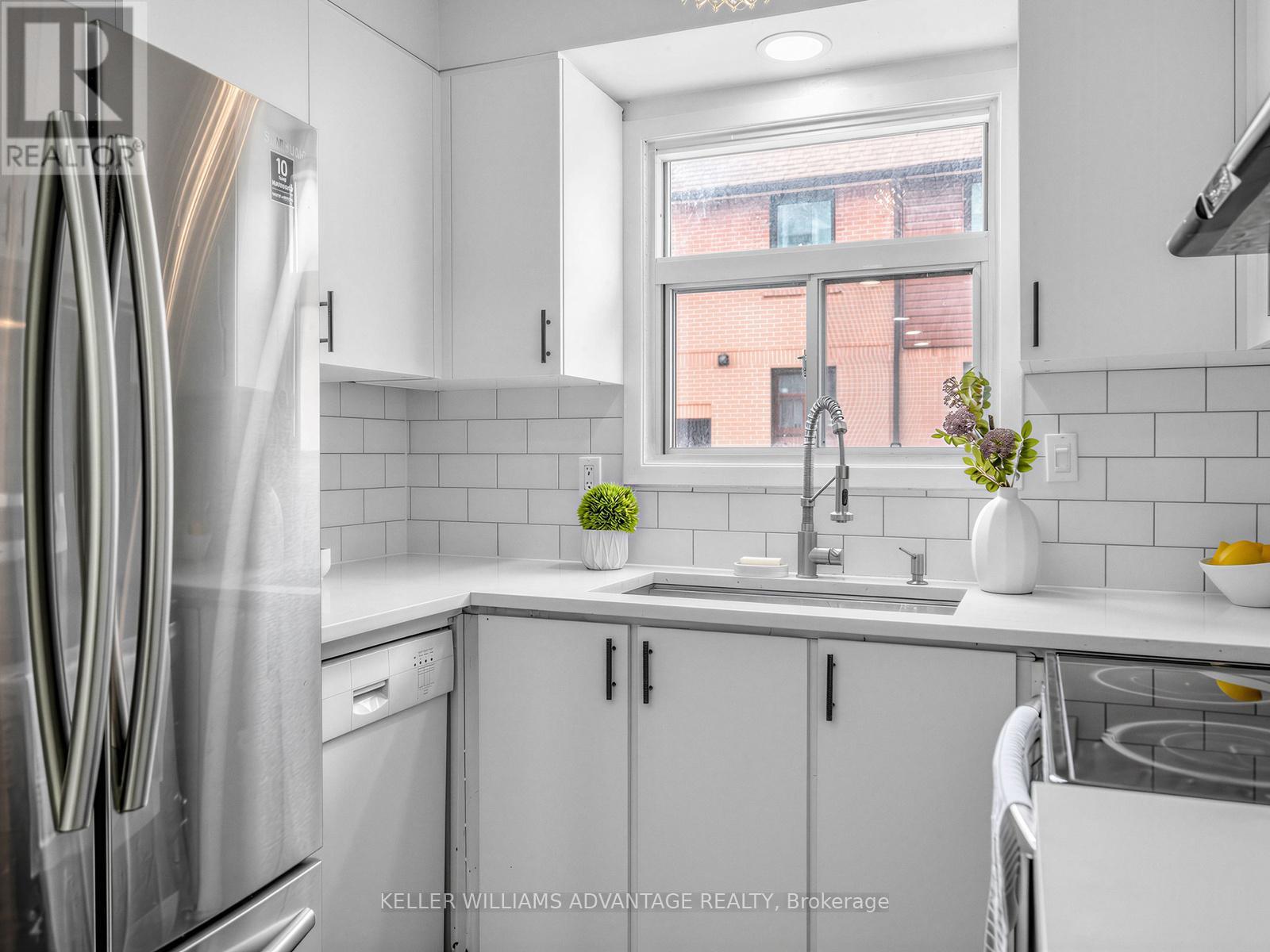 #159 275 BROADVIEW AVENUE - 8