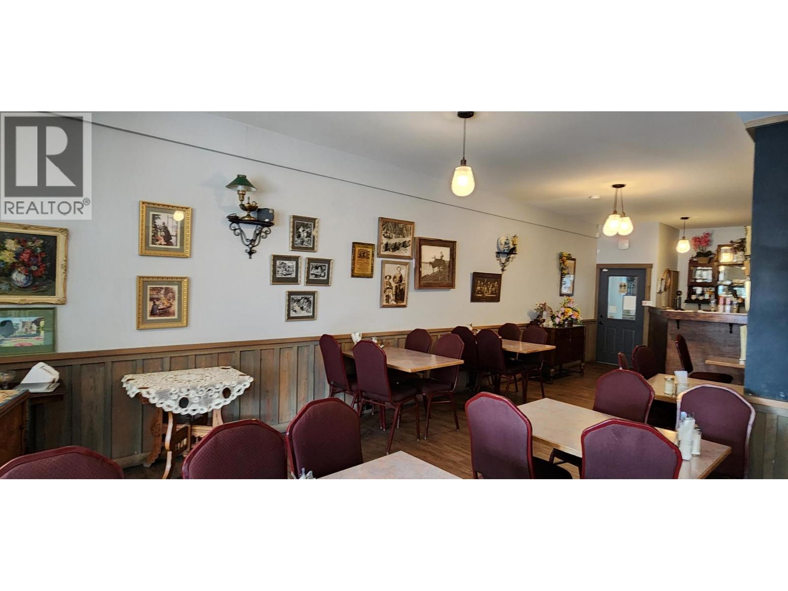 2590 Pleasant Valley Boulevard Unit# B, Armstrong