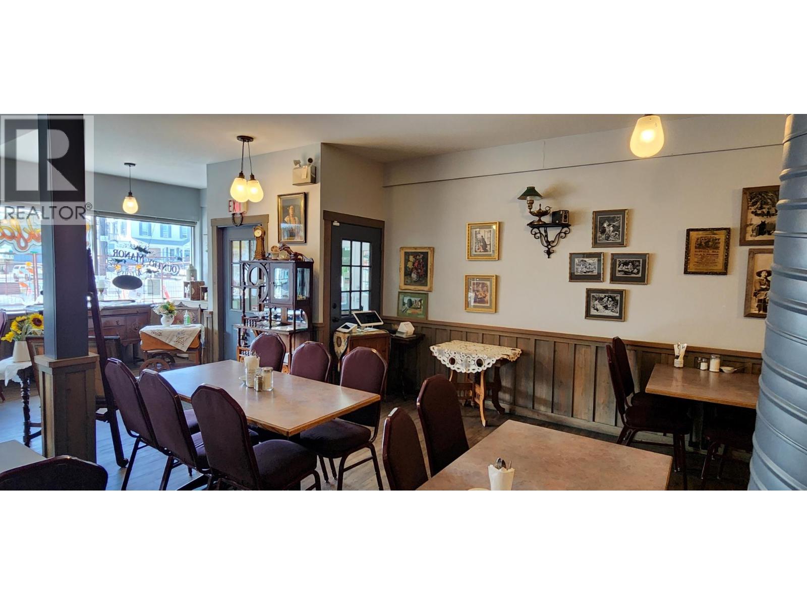 2590 Pleasant Valley Boulevard Unit# B, Armstrong