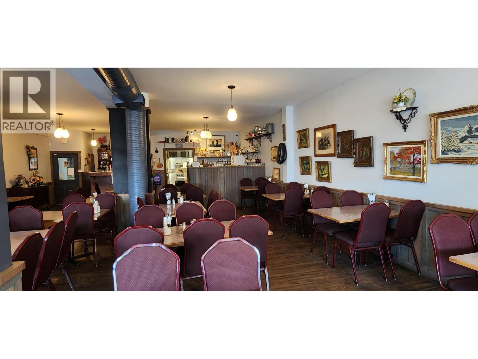 2590 Pleasant Valley Boulevard Unit# B, Armstrong
