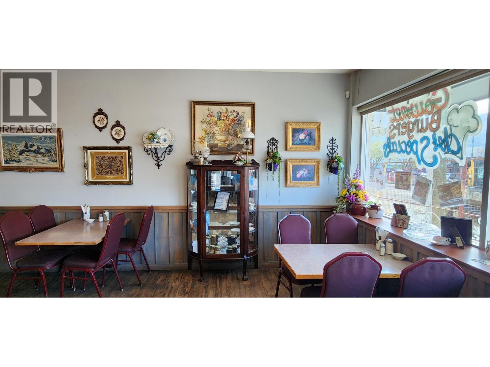 2590 Pleasant Valley Boulevard Unit# B, Armstrong
