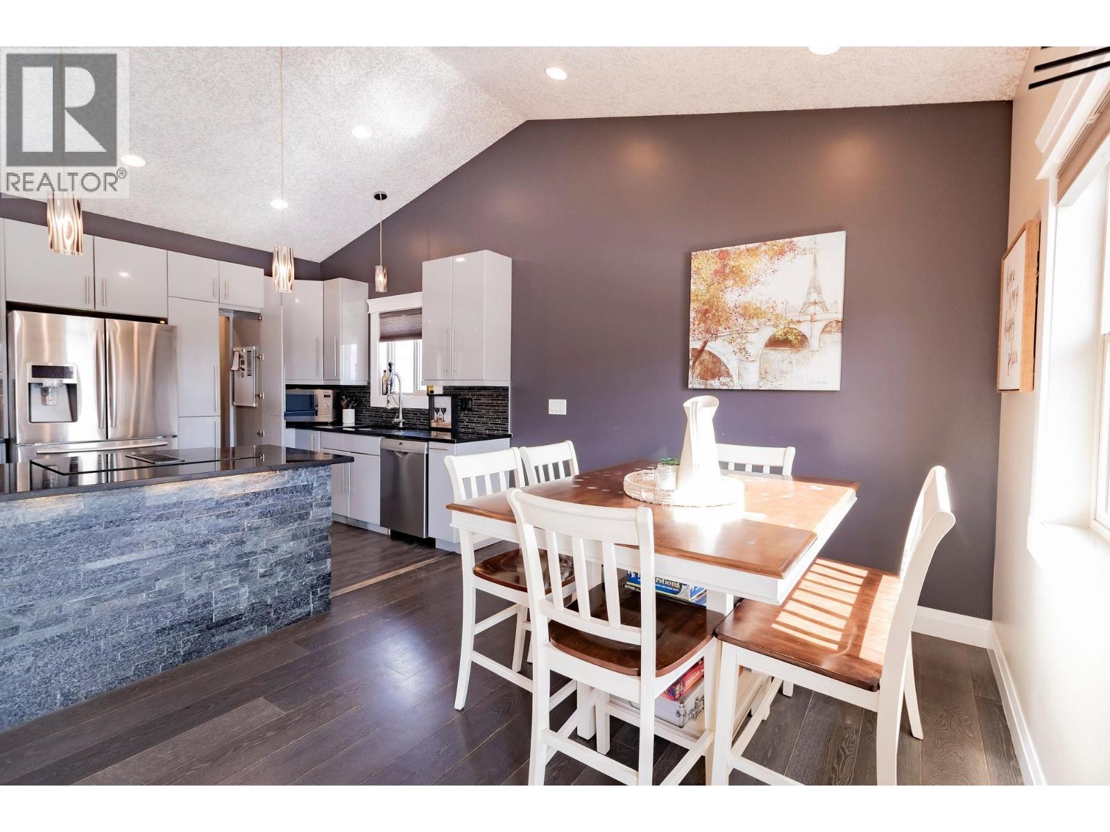 8711 112 AVENUE - 15