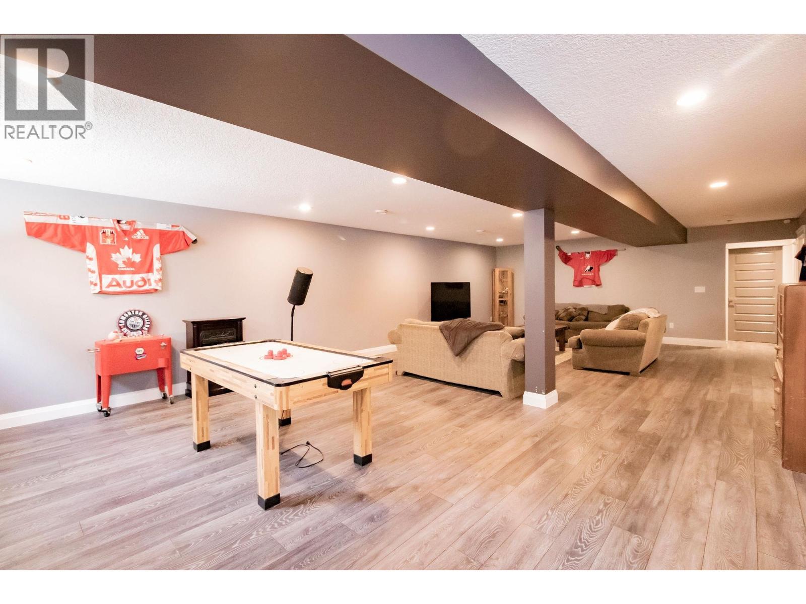 8711 112 AVENUE - 31