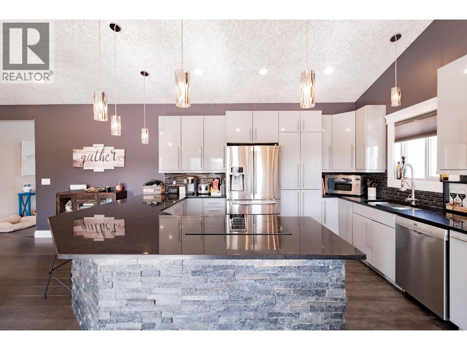 8711 112 AVENUE - 12