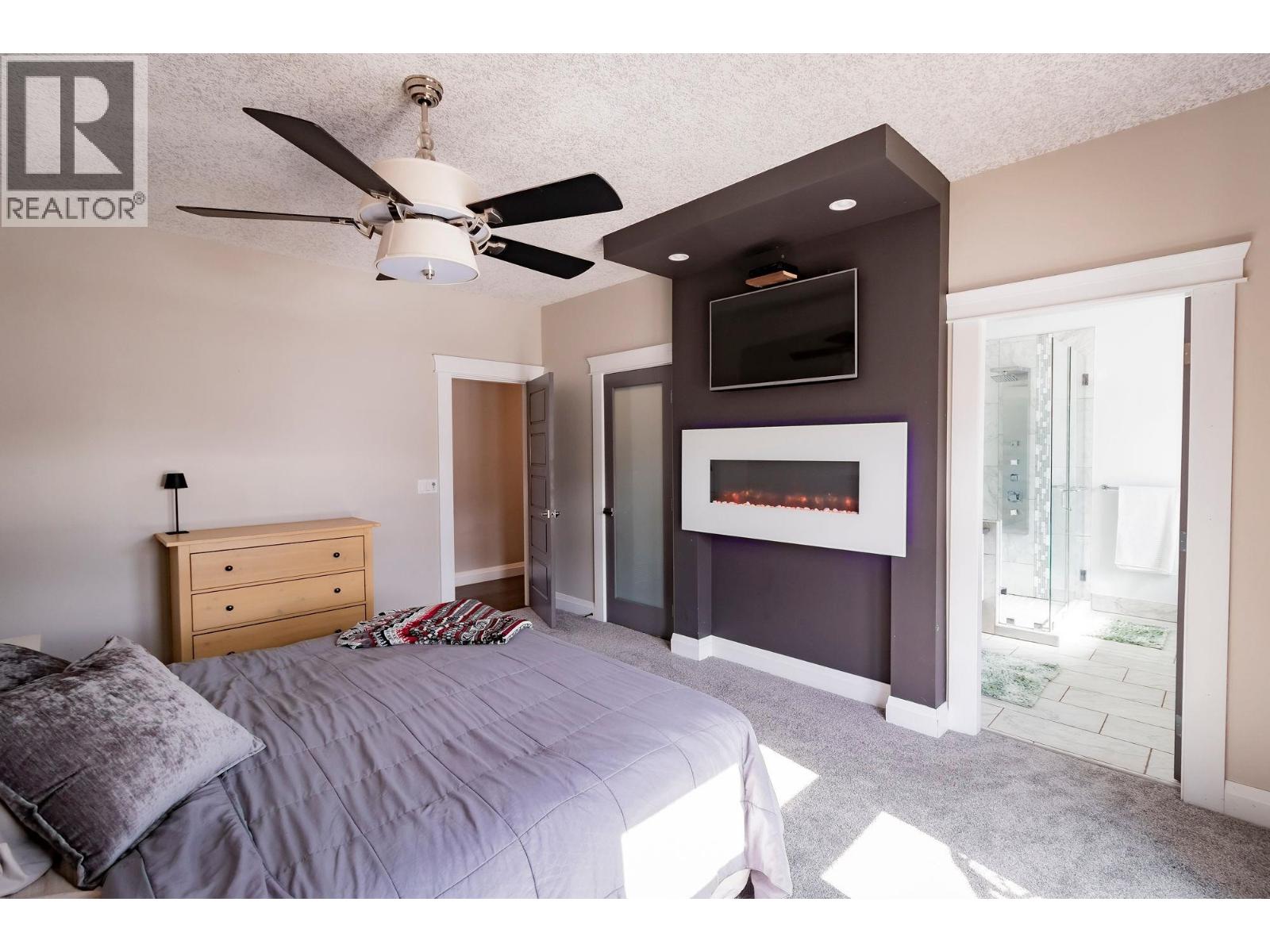 8711 112 AVENUE - 26