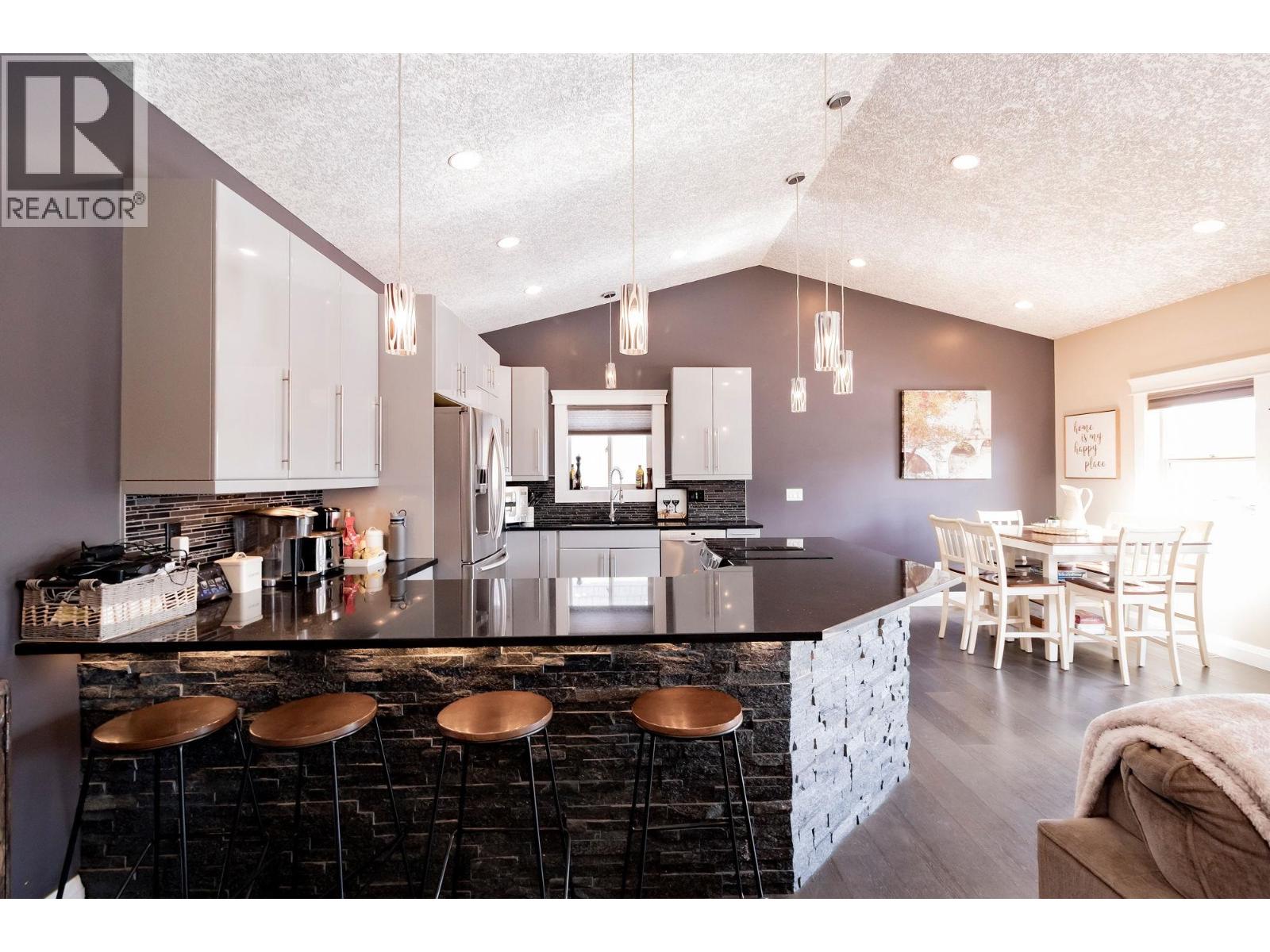 8711 112 AVENUE - 11