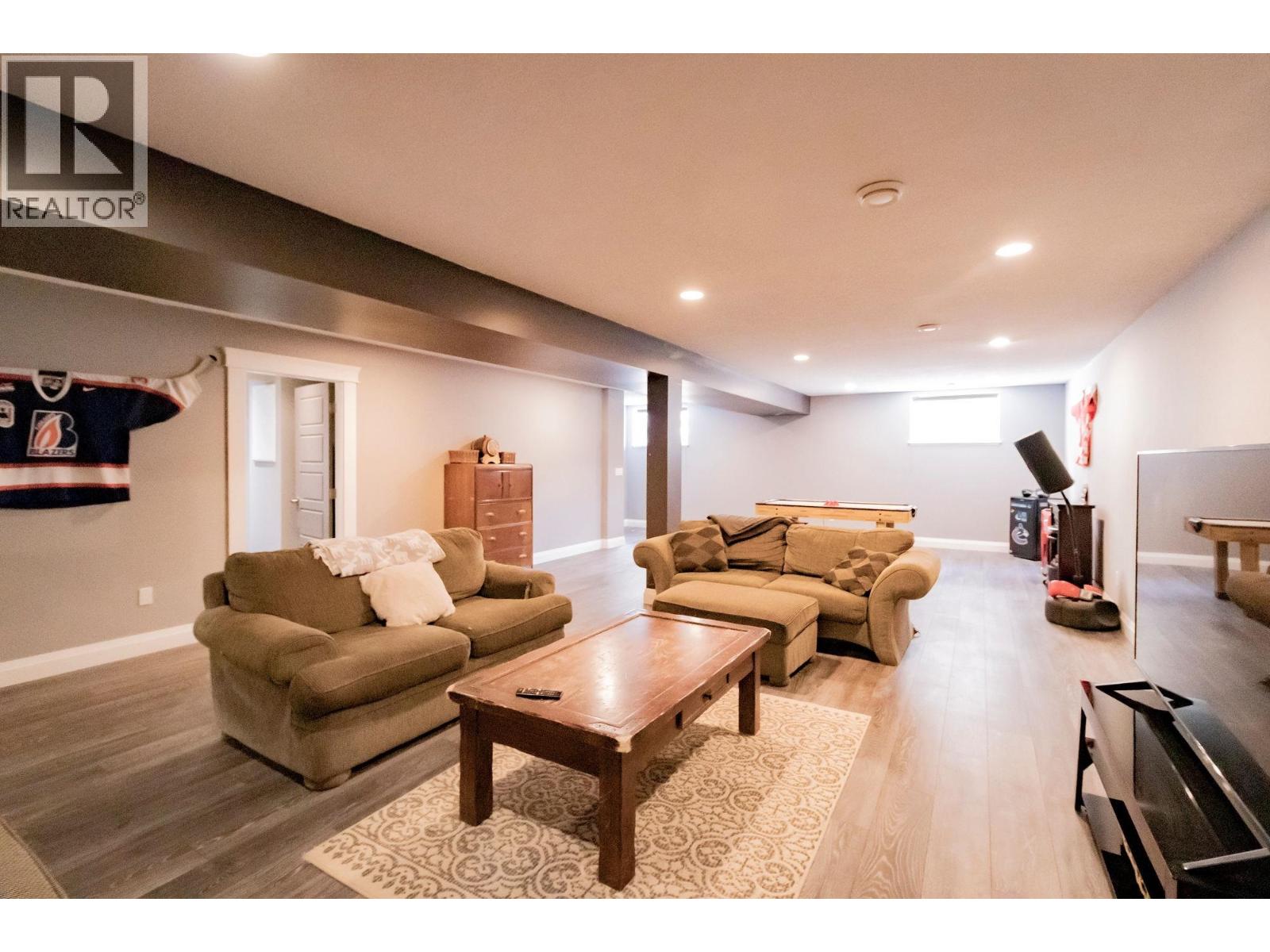 8711 112 AVENUE - 36