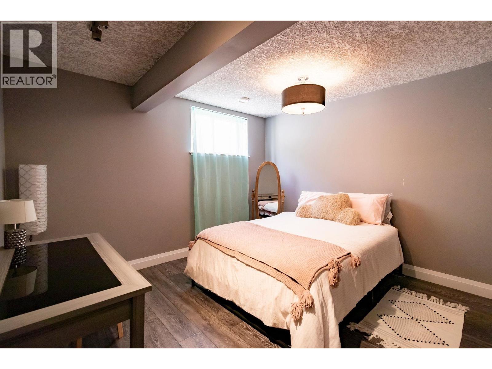 8711 112 AVENUE - 39