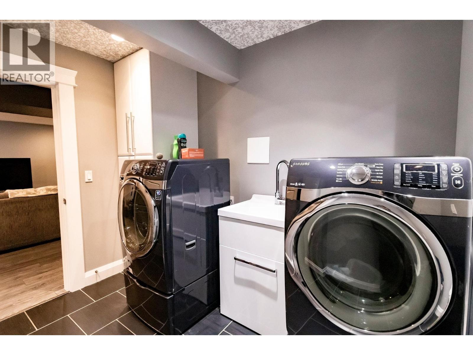 8711 112 AVENUE - 35