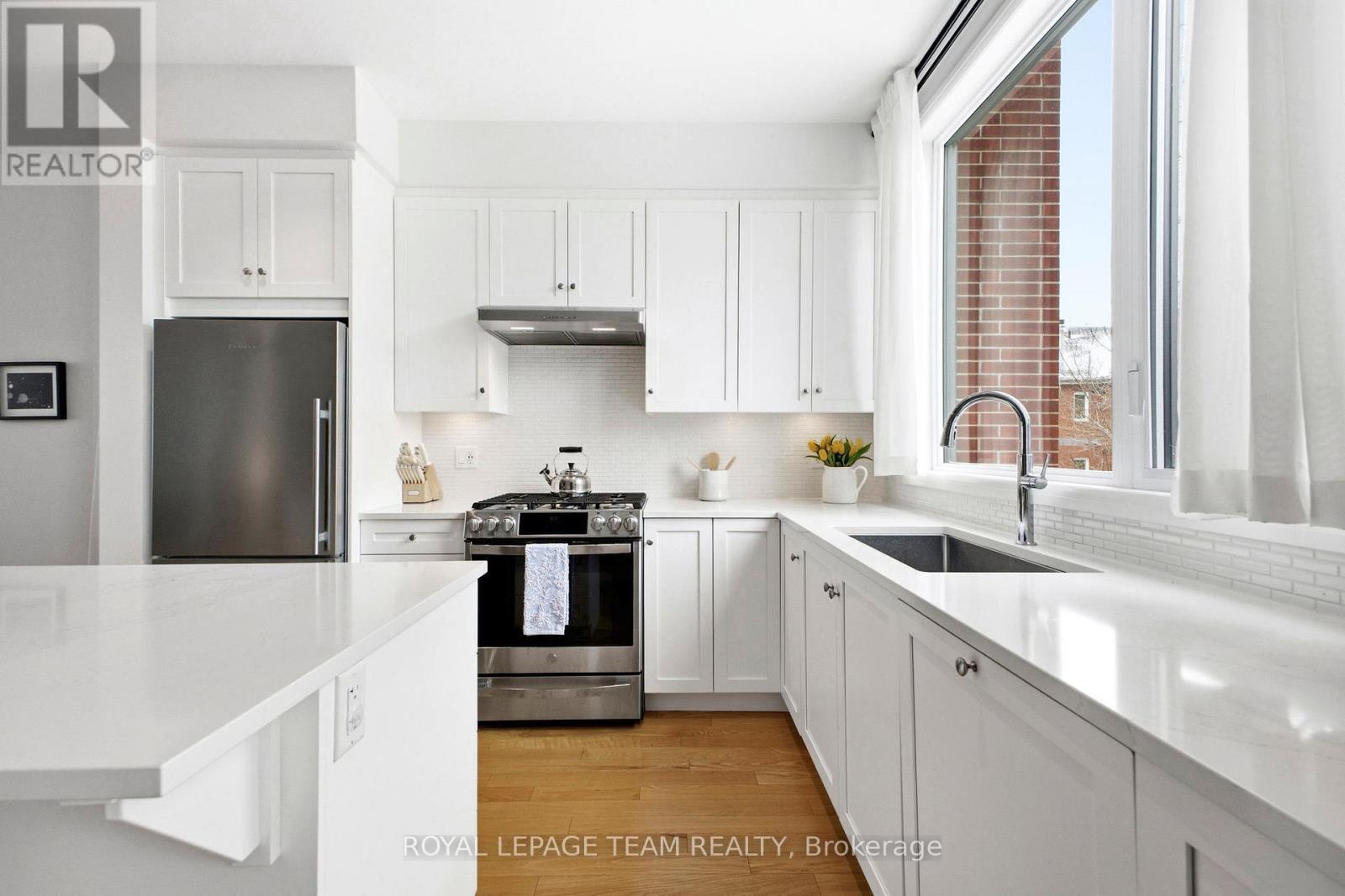 526 EDISON AVENUE - 15