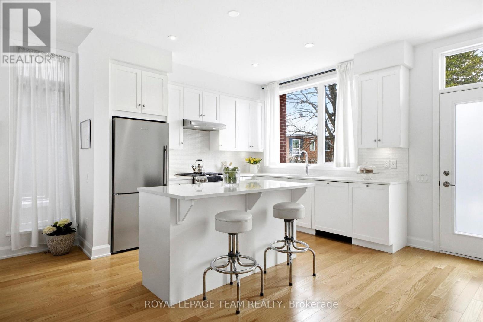526 EDISON AVENUE - 9