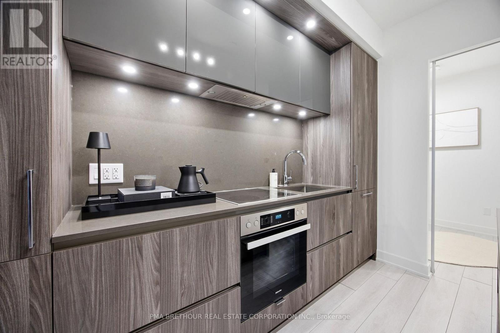 #518 15 MERCER STREET - 9