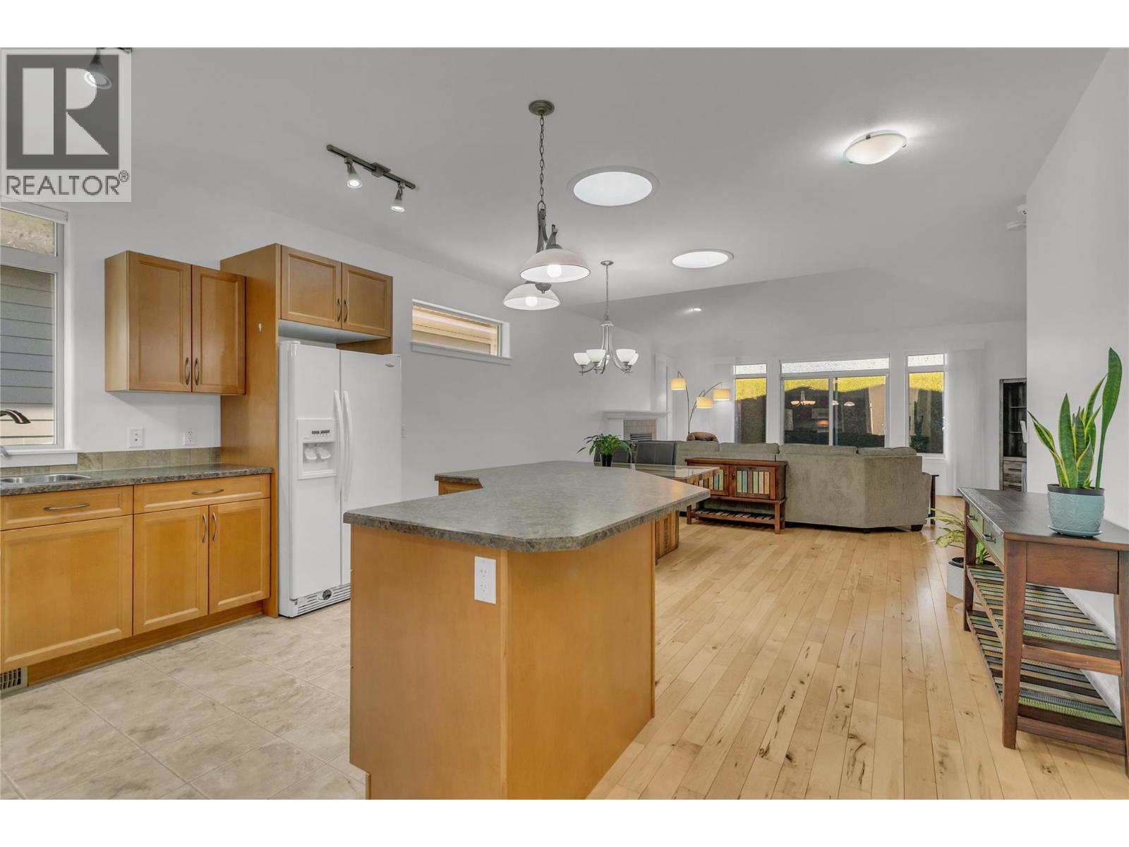 #153 4035 Gellatly Road S - 12