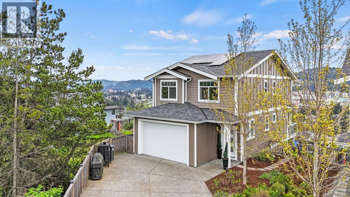  2562 Rosevista Place, Langford