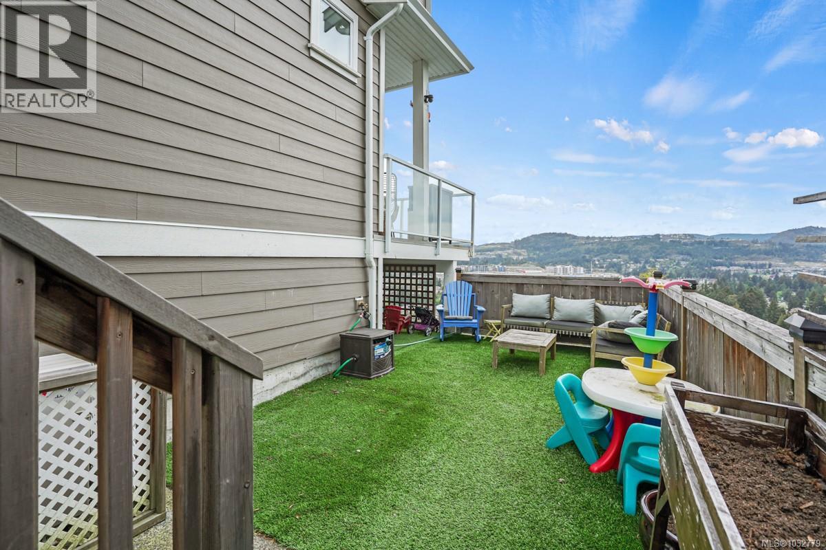  2562 Rosevista Place, Langford