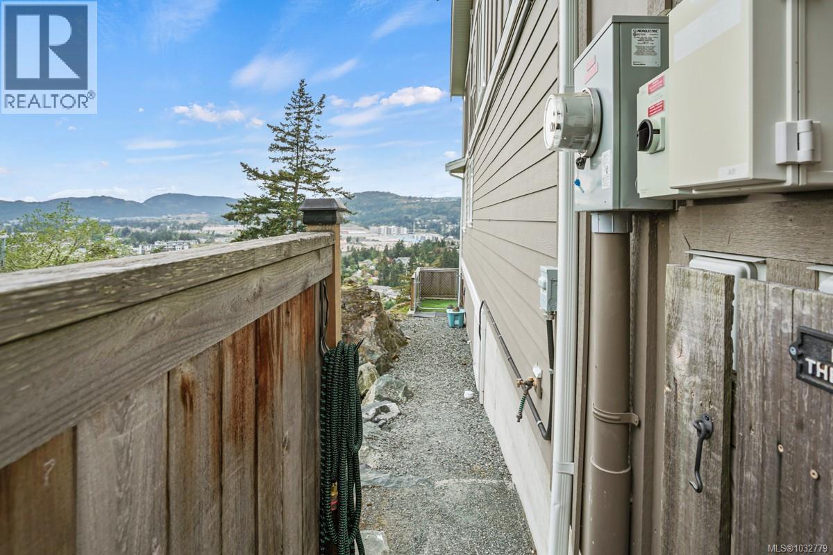  2562 Rosevista Place, Langford