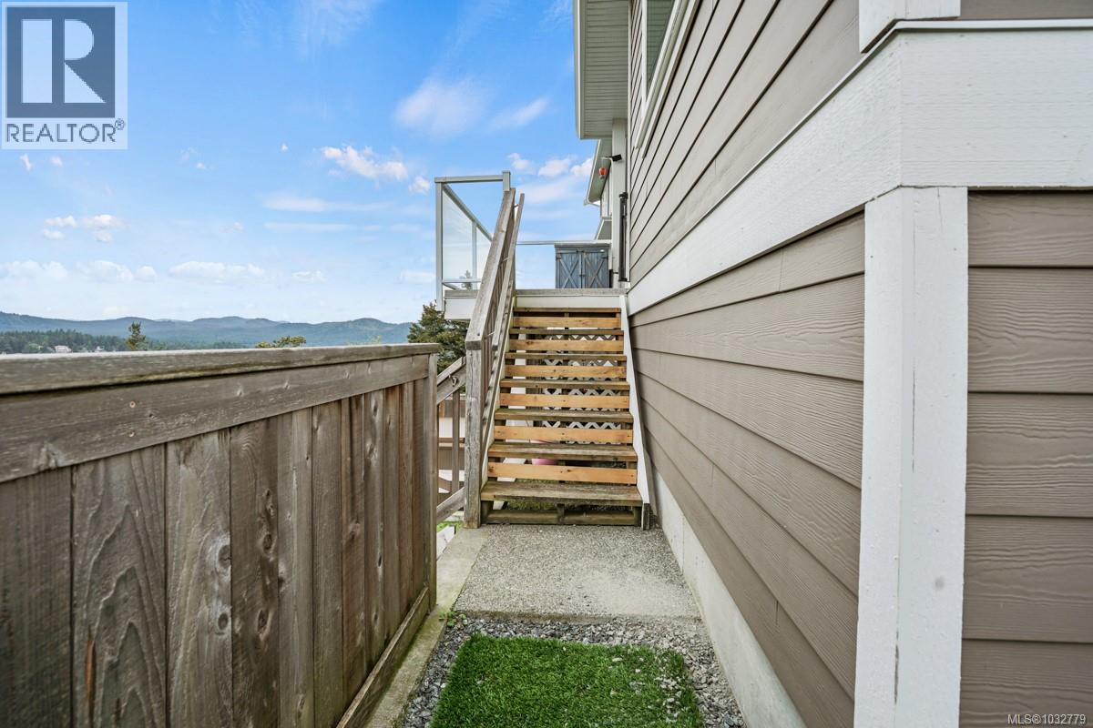 2562 Rosevista Place, Langford