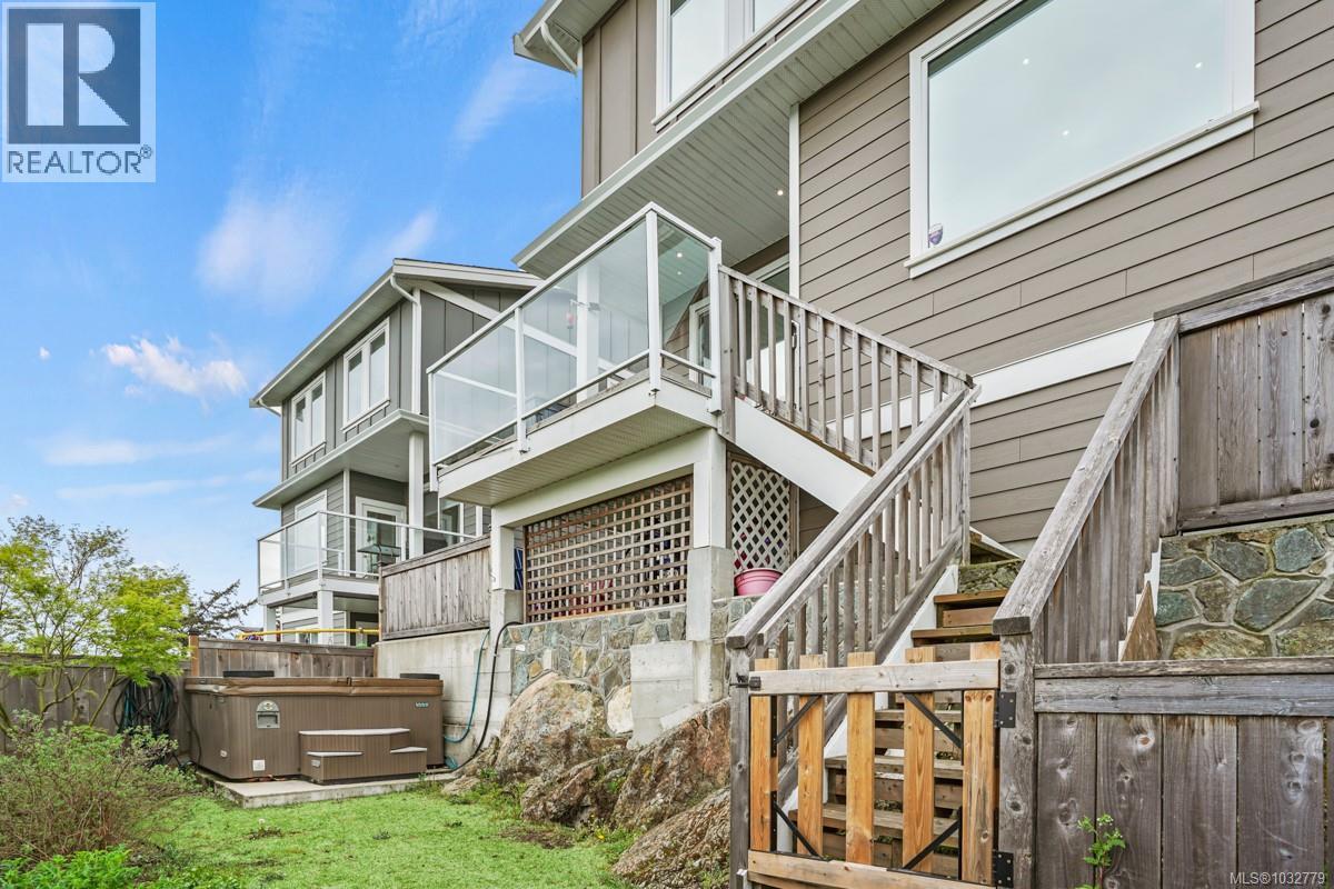 2562 Rosevista Place, Langford
