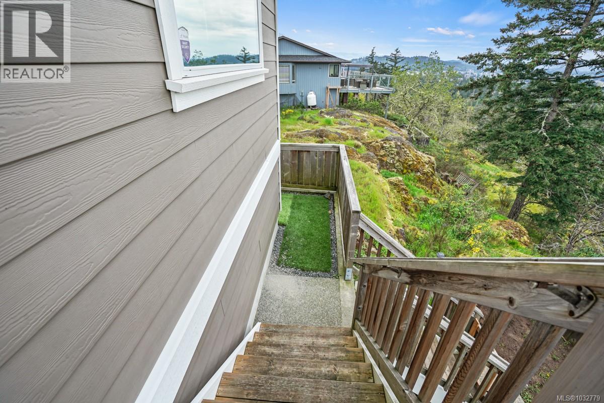  2562 Rosevista Place, Langford