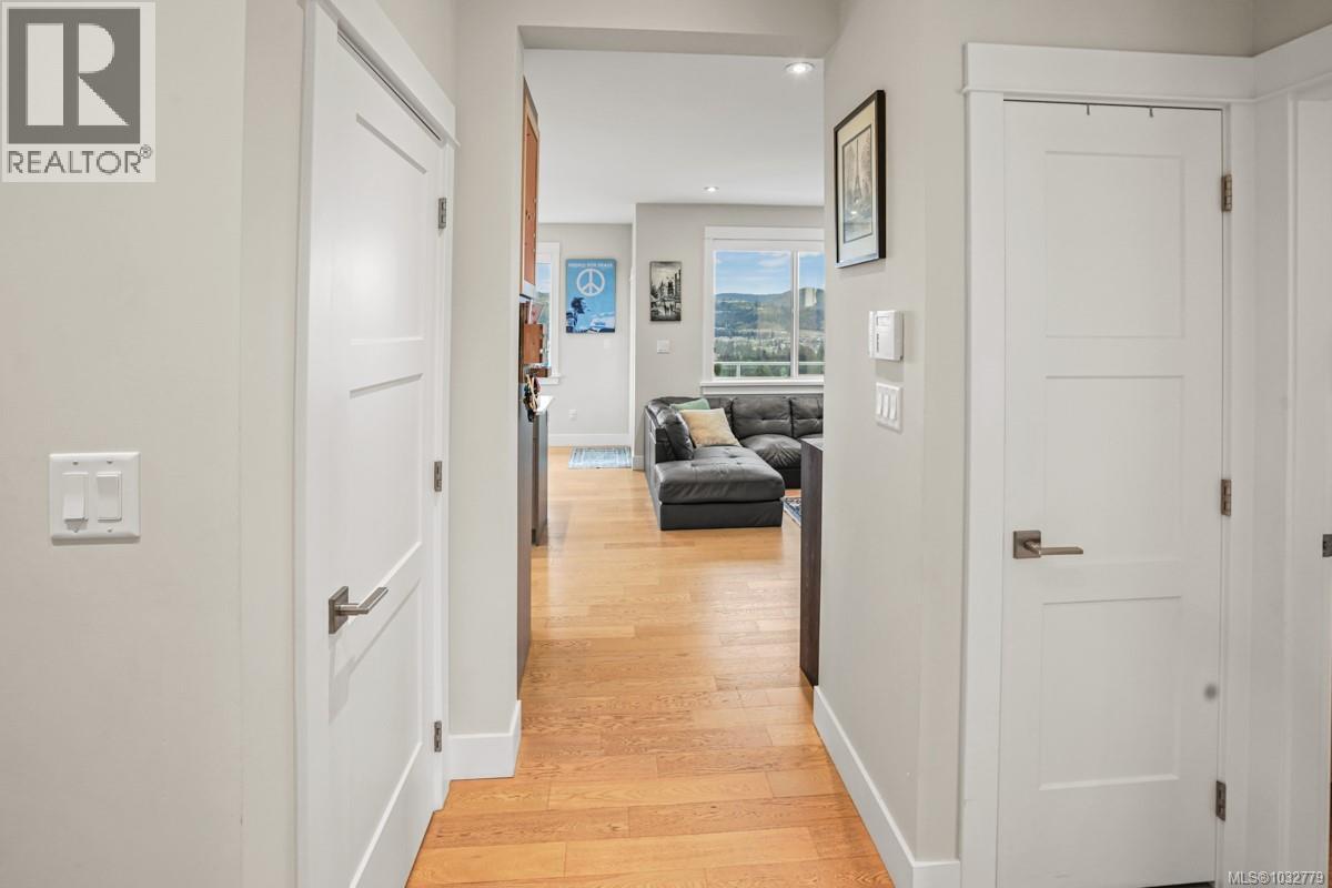  2562 Rosevista Place, Langford