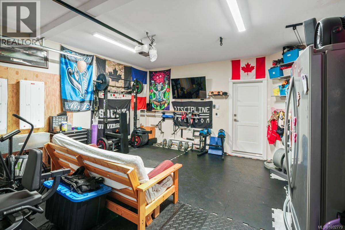  2562 Rosevista Place, Langford