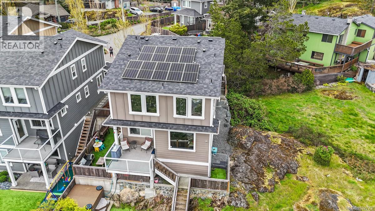  2562 Rosevista Place, Langford