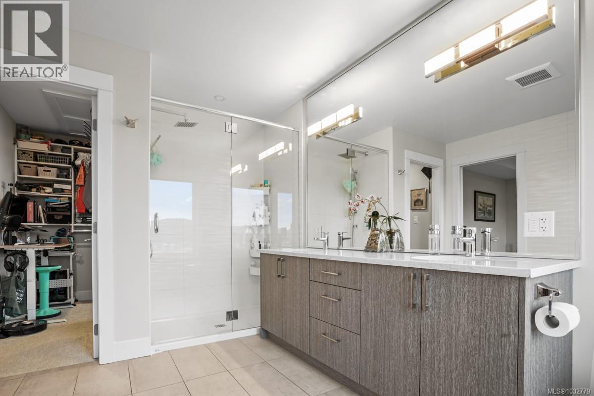  2562 Rosevista Place, Langford