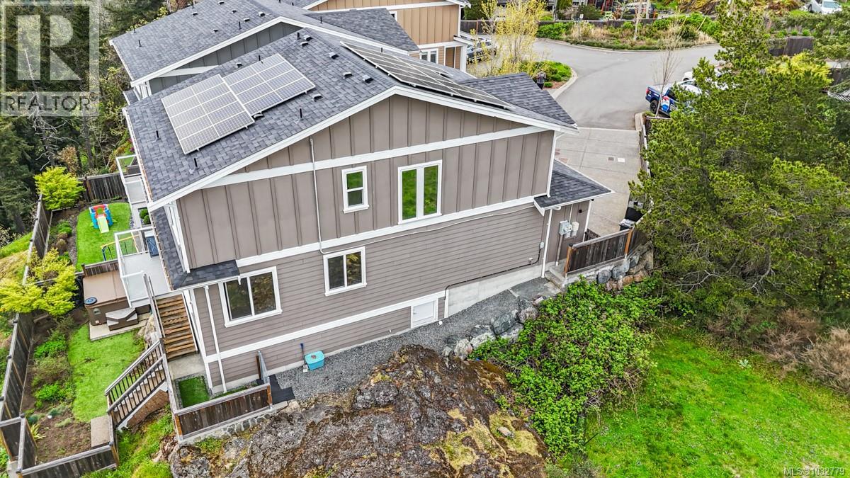  2562 Rosevista Place, Langford
