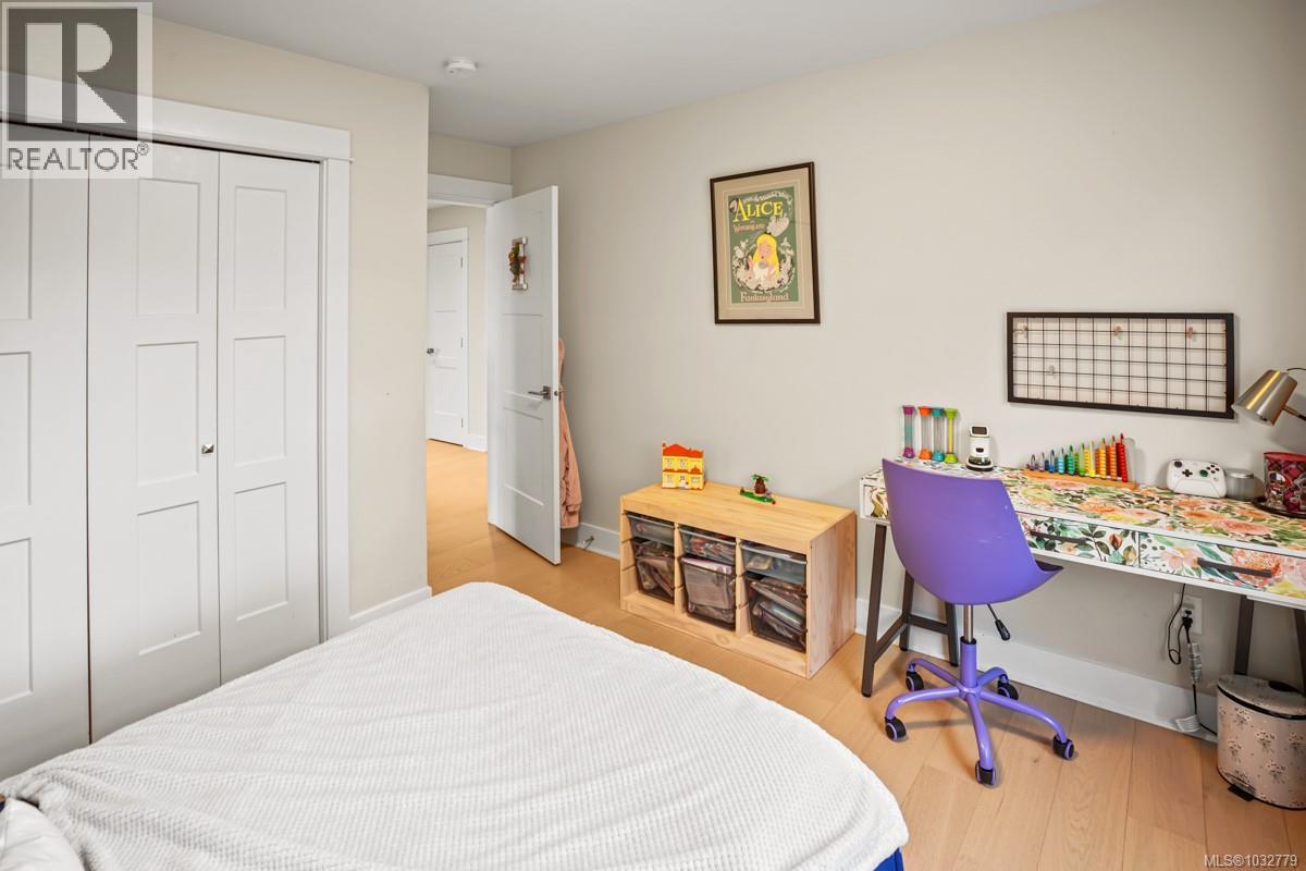  2562 Rosevista Place, Langford