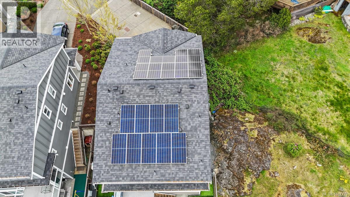  2562 Rosevista Place, Langford