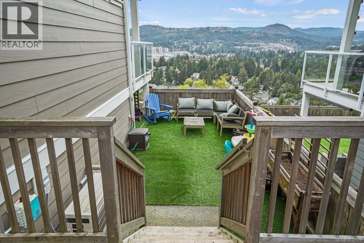  2562 Rosevista Place, Langford