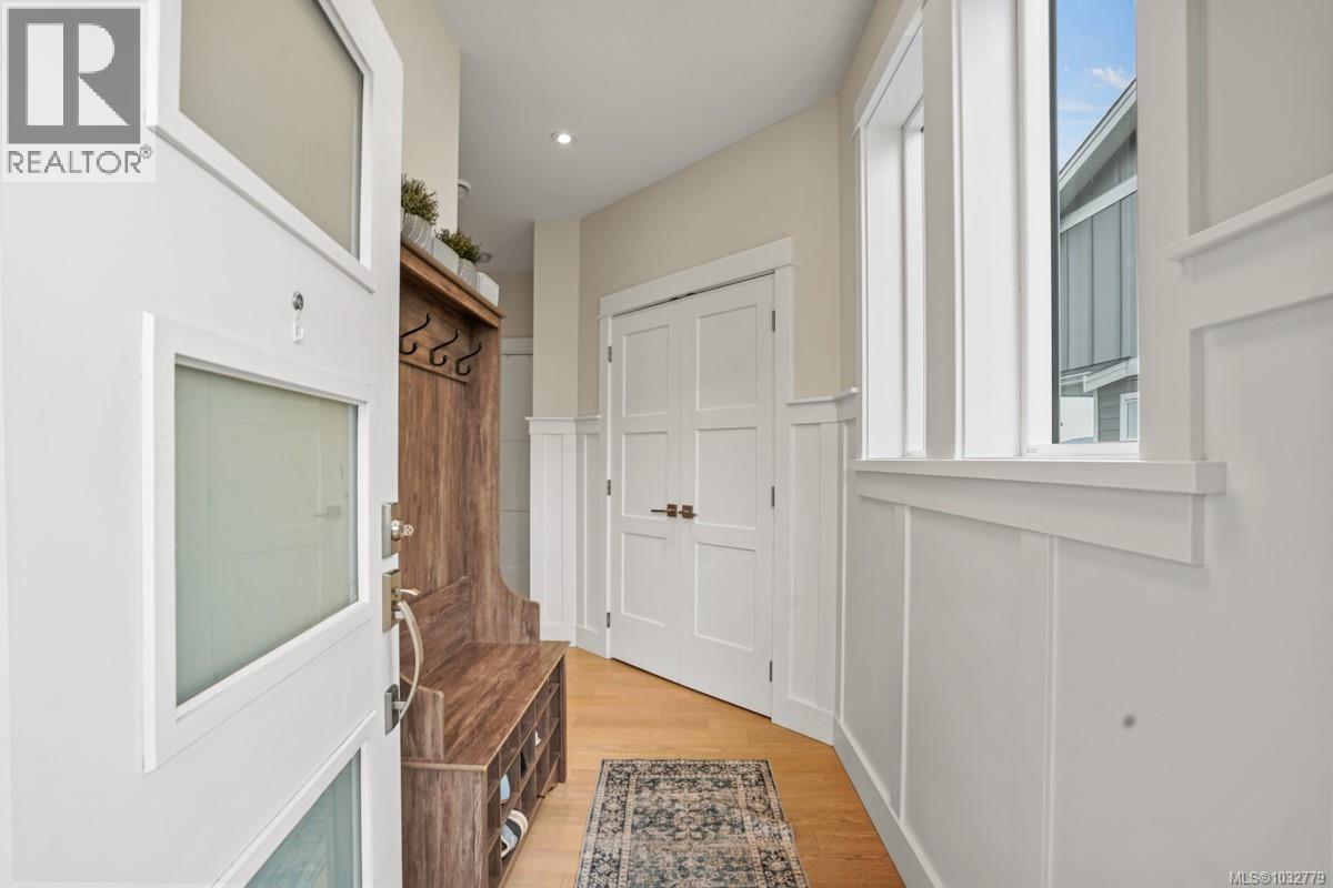  2562 Rosevista Place, Langford