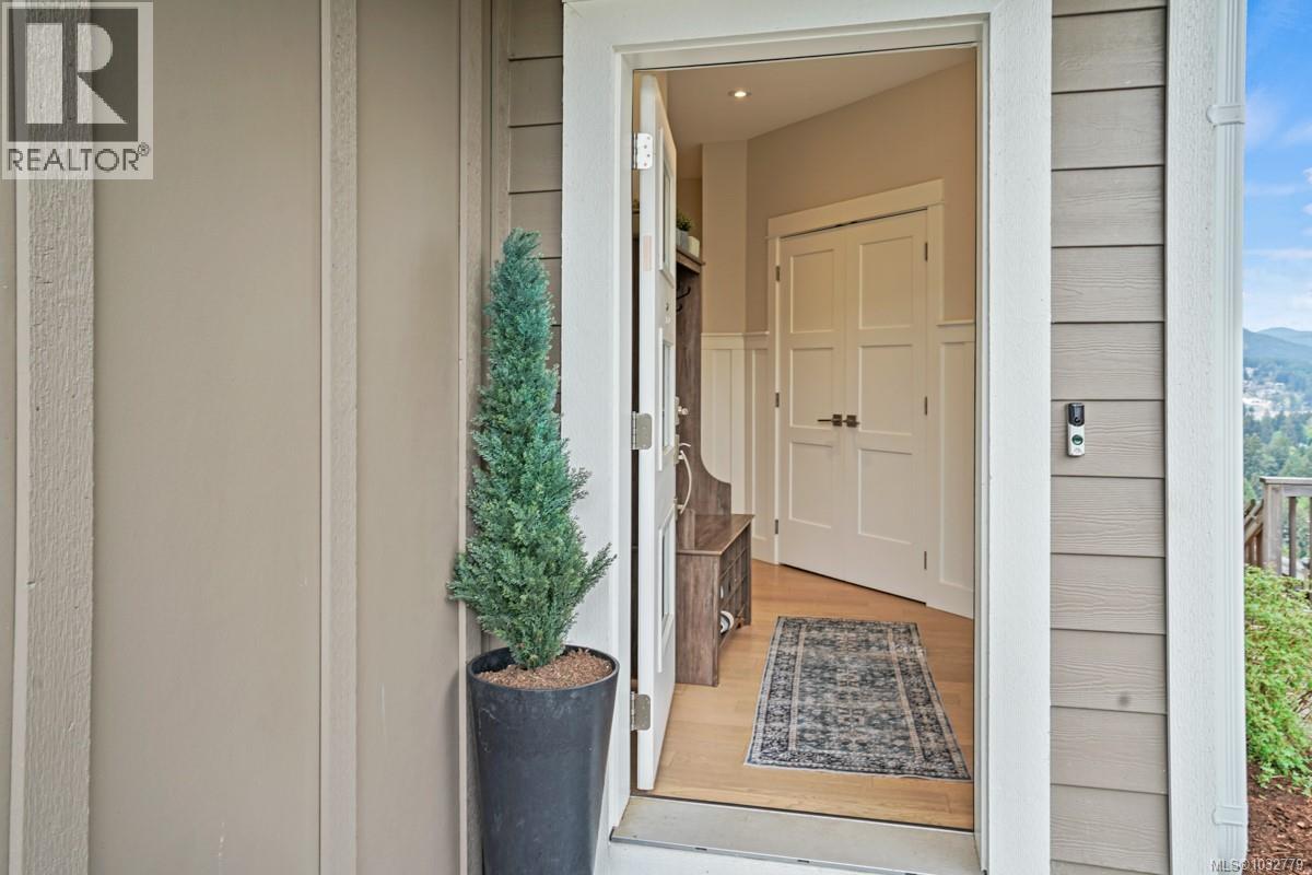  2562 Rosevista Place, Langford