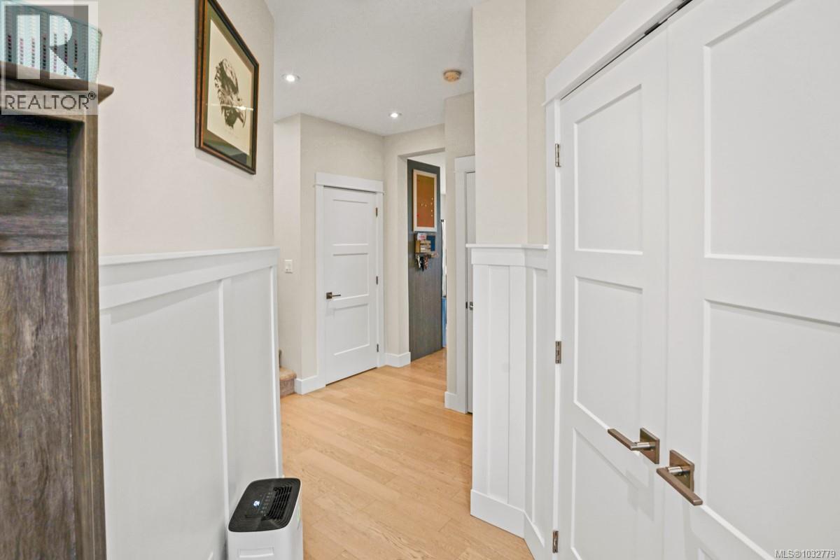  2562 Rosevista Place, Langford