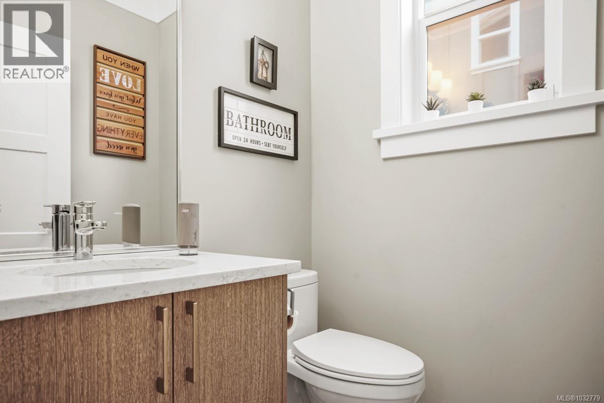  2562 Rosevista Place, Langford