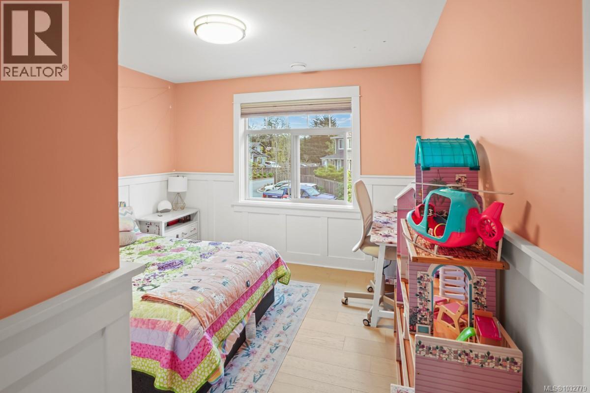  2562 Rosevista Place, Langford