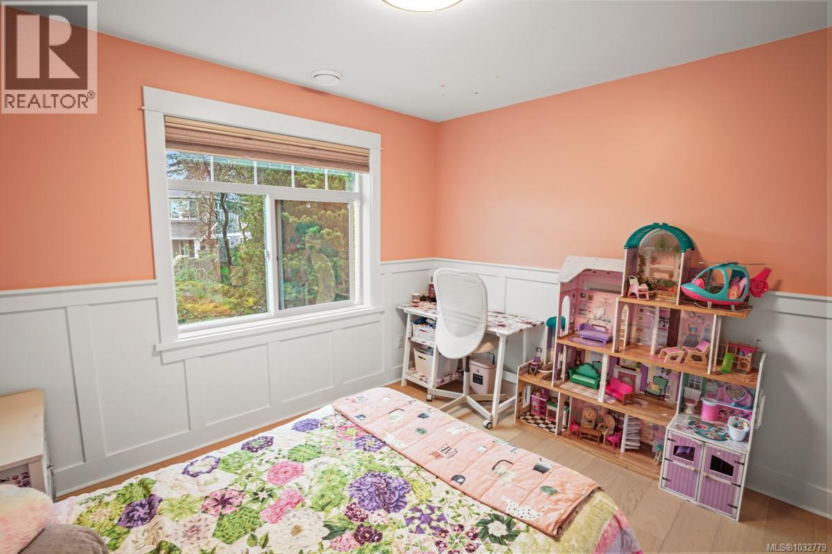  2562 Rosevista Place, Langford