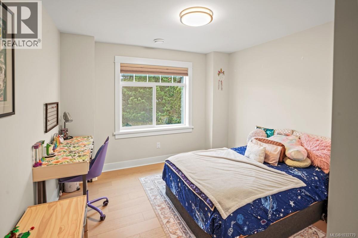  2562 Rosevista Place, Langford